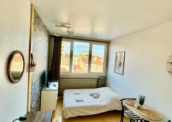 Hyper Centre De - N23 *